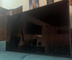 I am selling this Samsung 75 inch TV. Cleanly and shortly used. - 1