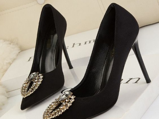 Black ladies shoes - 1