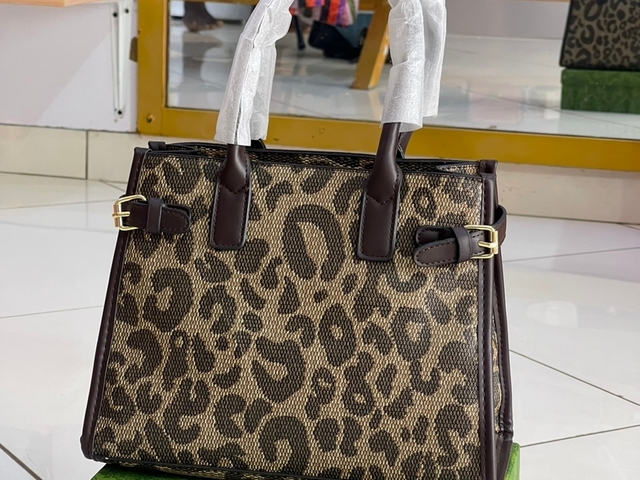 Available ladies bag at affordable price - 2/2