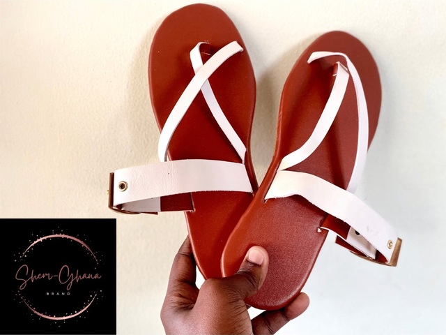 Ghanaian made leather slipper - 1/2