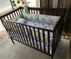 Slightly used baby's cot, very neat