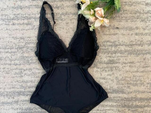Black lingerie - 1