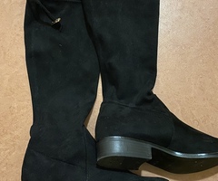 Knee high boots at affordable price - 1