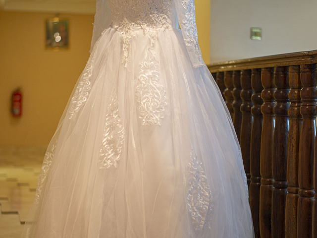 Used wedding gown - 1/1