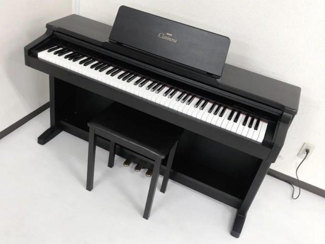 Yamaha Clavinova CLP 133 Keyboard / Piano - 1