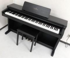 Yamaha Clavinova CLP 133 Keyboard / Piano