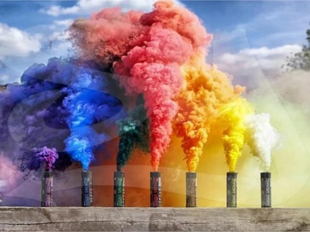Colorful smokebombs for photography & videography - 1