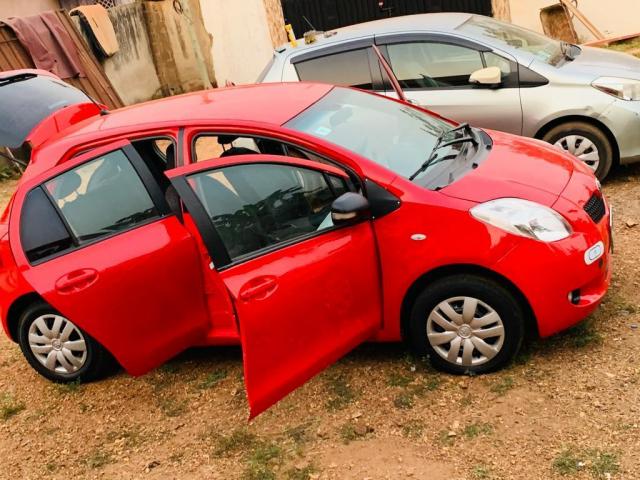 Cash and Carry Toyota Vitz 3 plugs 2010 model for sale - 1/10