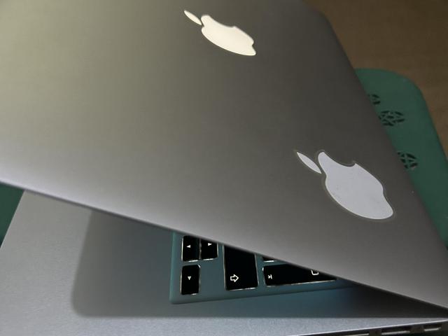 MacBook Air 13” - 3/4