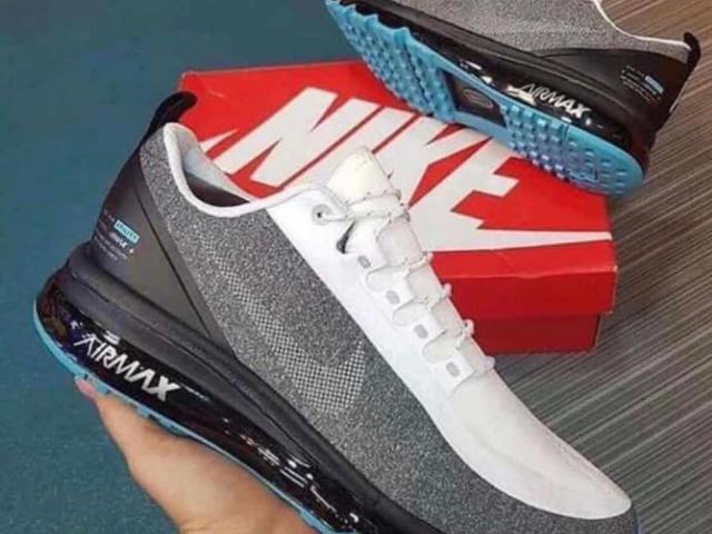 Nike sneakers???? - 8/10